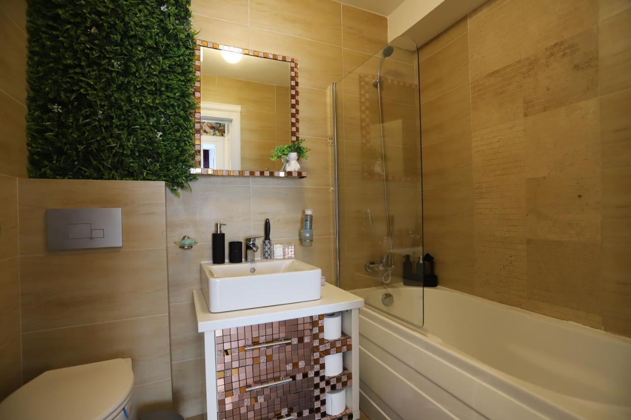 Apartament Beauty Smarald By Cosmopolis Stefanestii de Jos Εξωτερικό φωτογραφία